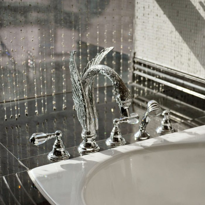 Antartica-Swan-Collection-tall-three-holes-basin